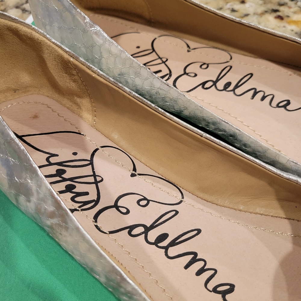 Libby Edelman size 8M silver metallic Flats NEw